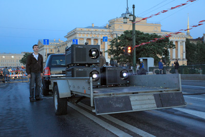 Видеопоказ на пролете Дворцового моста