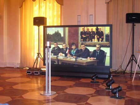 Видеомост в Белом зле Мраморного дворца Государственного Русского музея. 2009